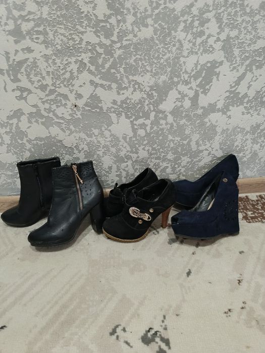 Отдам даром обувь