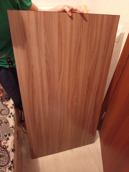 Продам кухонный стол в хорошем состояние