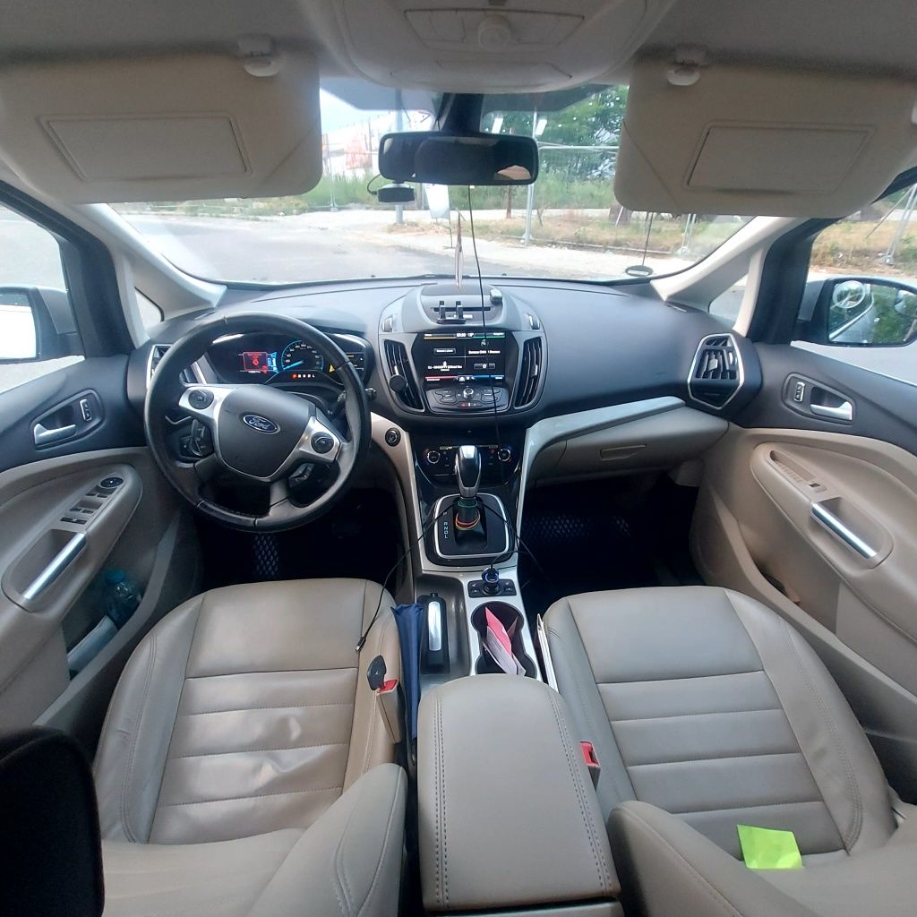 Ford C max full hiybrid se incarca la franare si in mers km reali