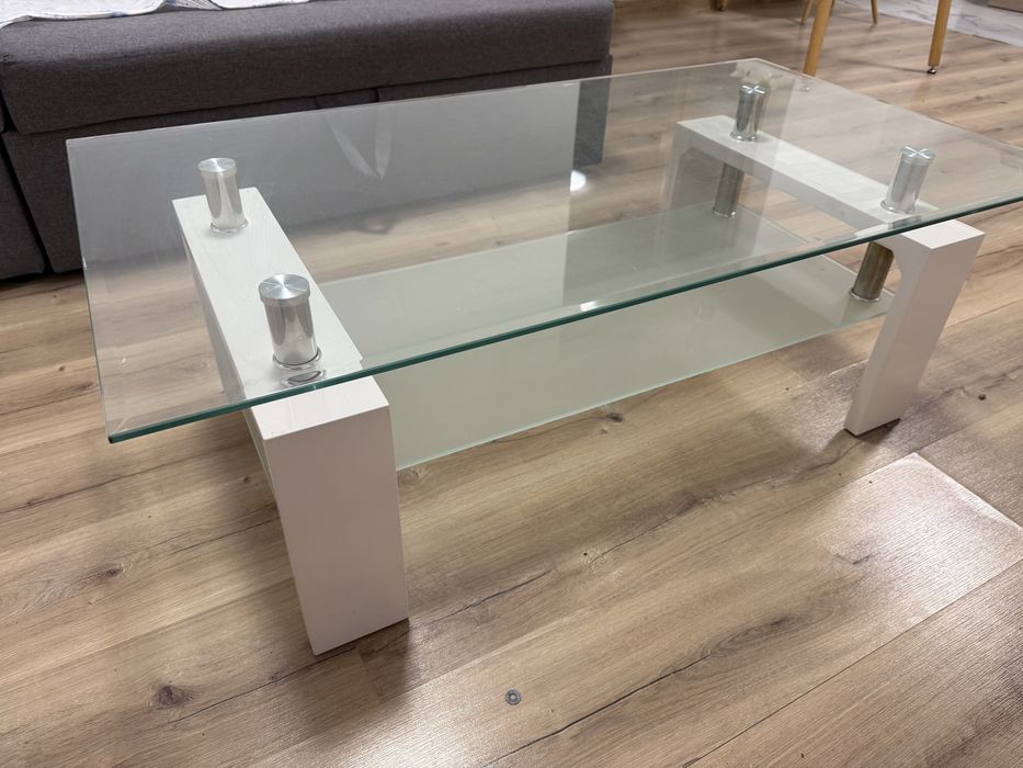 Холна стъклена масичка