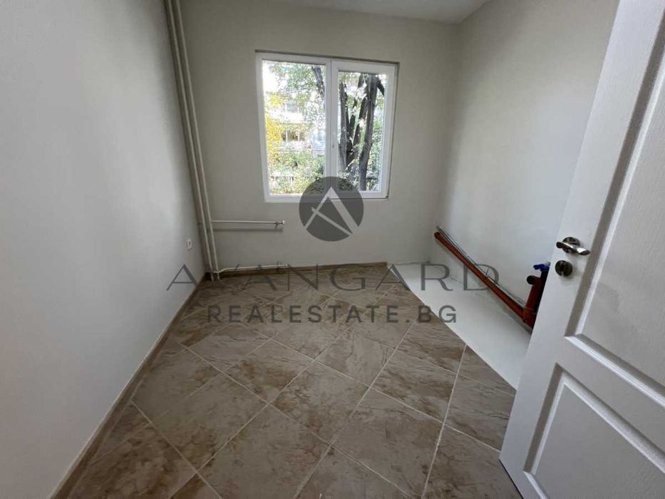 Продава се Тристаен апартамент в Пловдив, Център - 86 кв.м за 1512 €/кв.м - Снимка #3