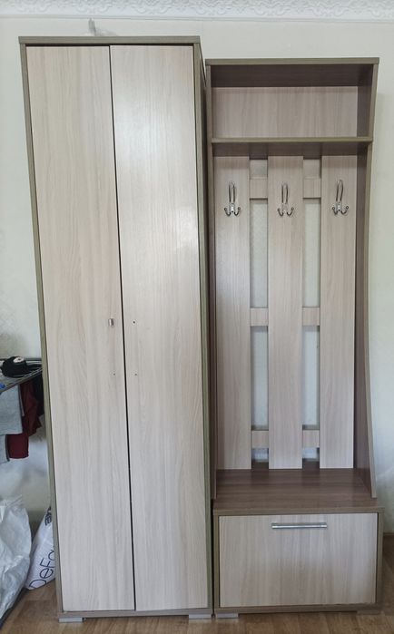 Прихожий шкаф в хорошем состоянии