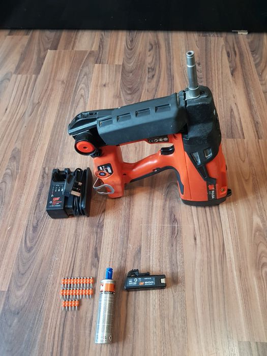 Spit pulsa 800E,pistol de bătut cuie în beton și metal.