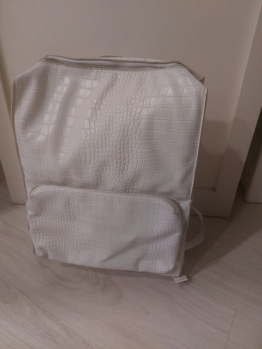 Рюкзак белый под кожу крокодила