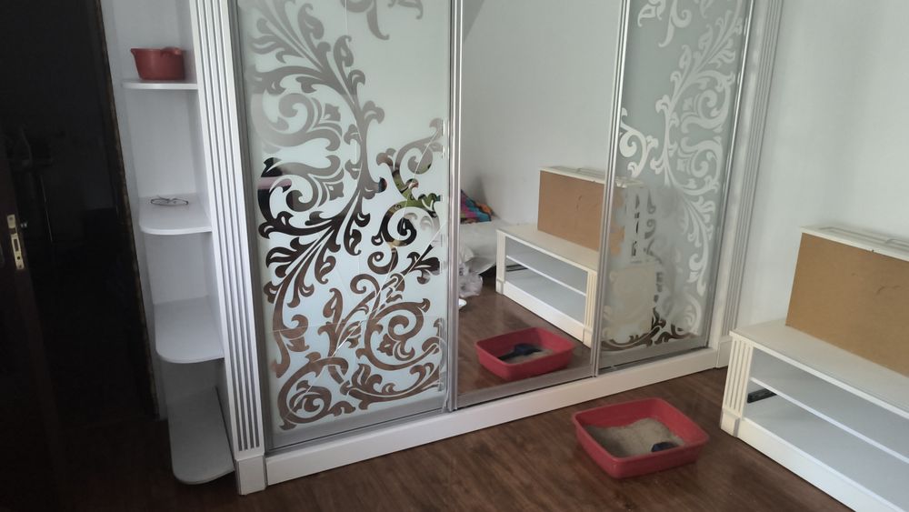 Продам шкаф с тумбочкой !