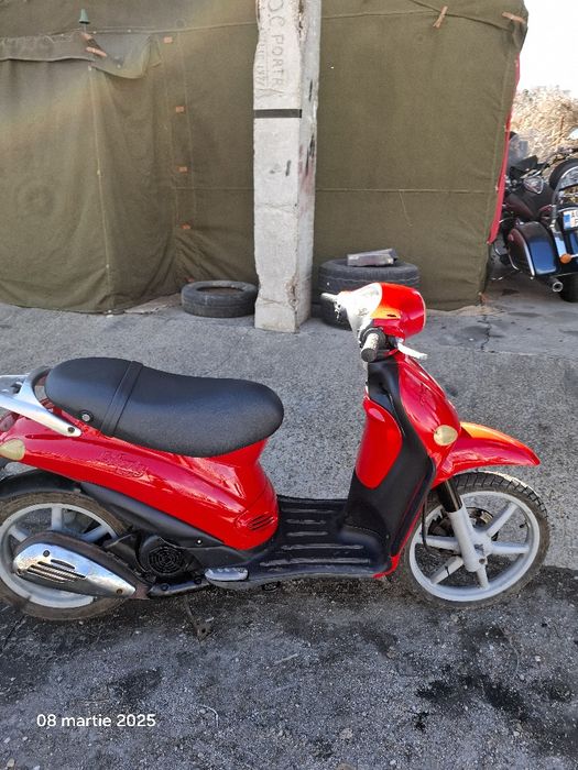 Vând scuter Piaggio