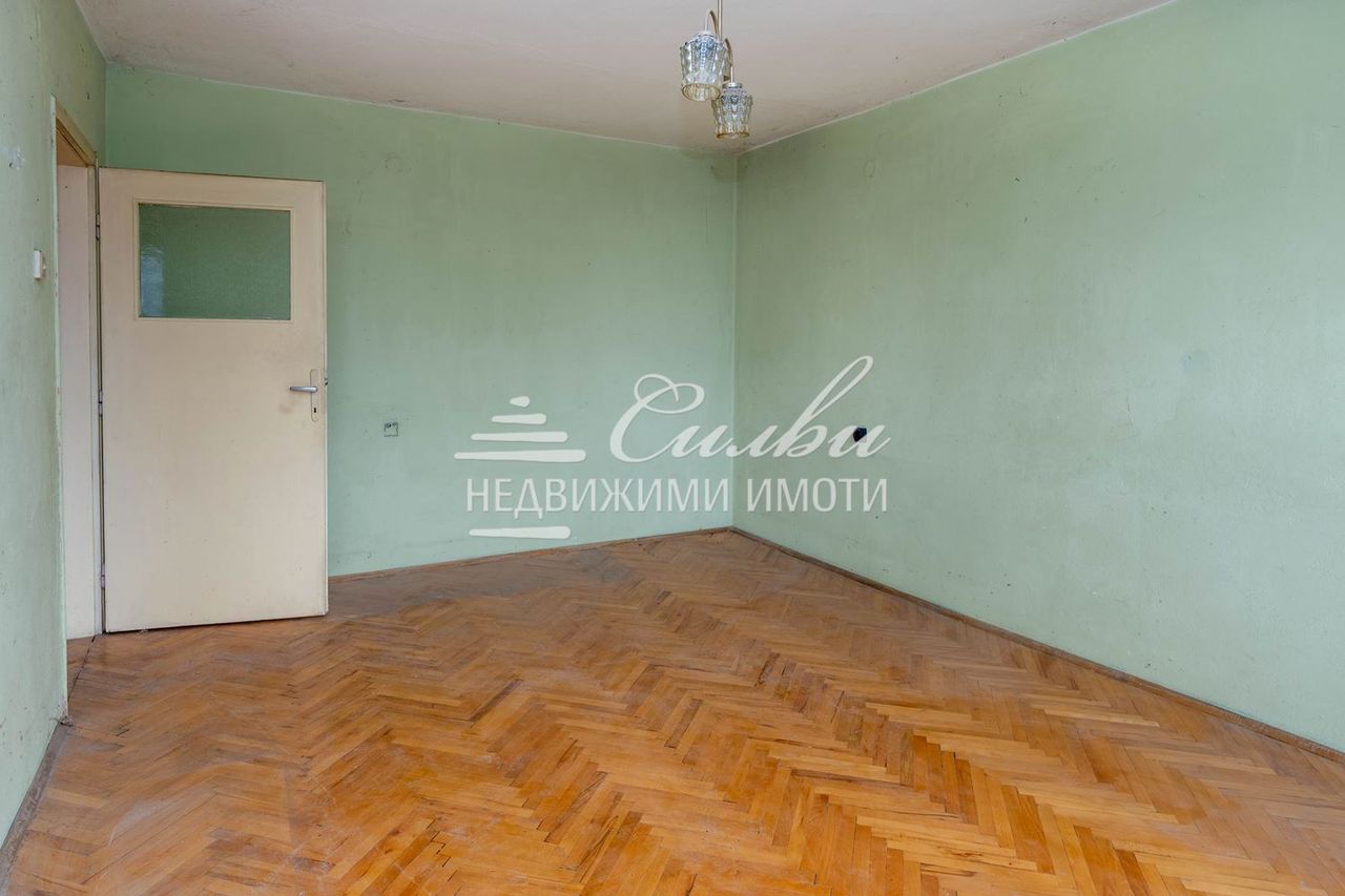 Продава се Тристаен апартамент в Шумен, Тракия - 78 кв.м за 915 €/кв.м - Снимка #4