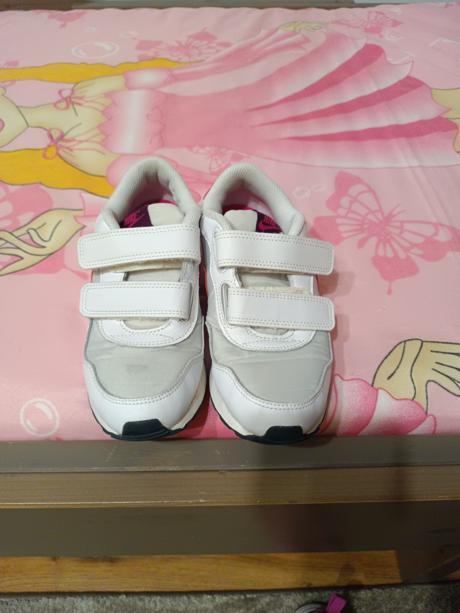 Маратонки за момиче Nike