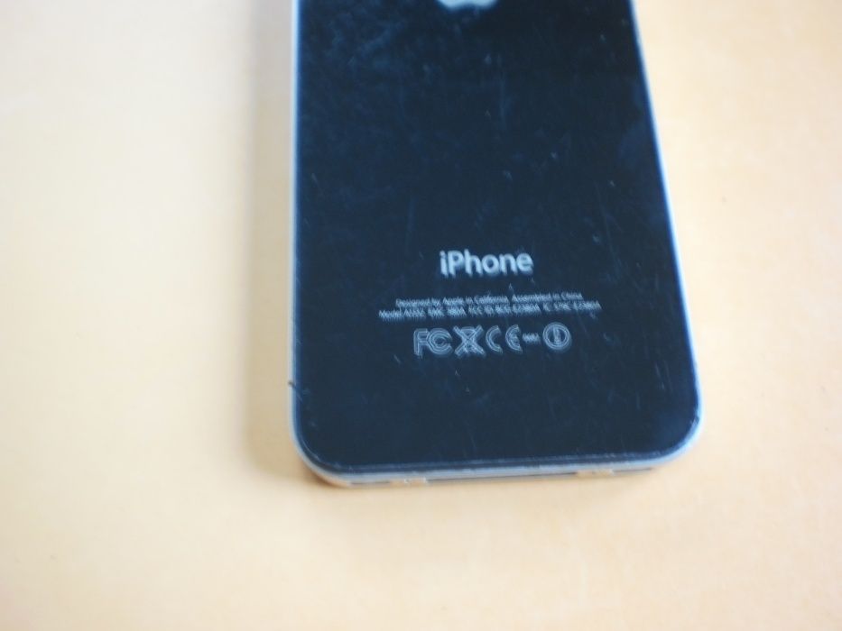 Продавам IPhone 4s