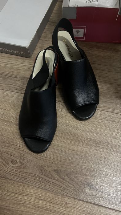 Продам новые туфли