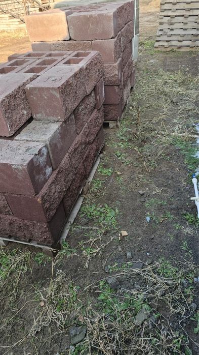 Продам пескоблок и рваный кирпич!