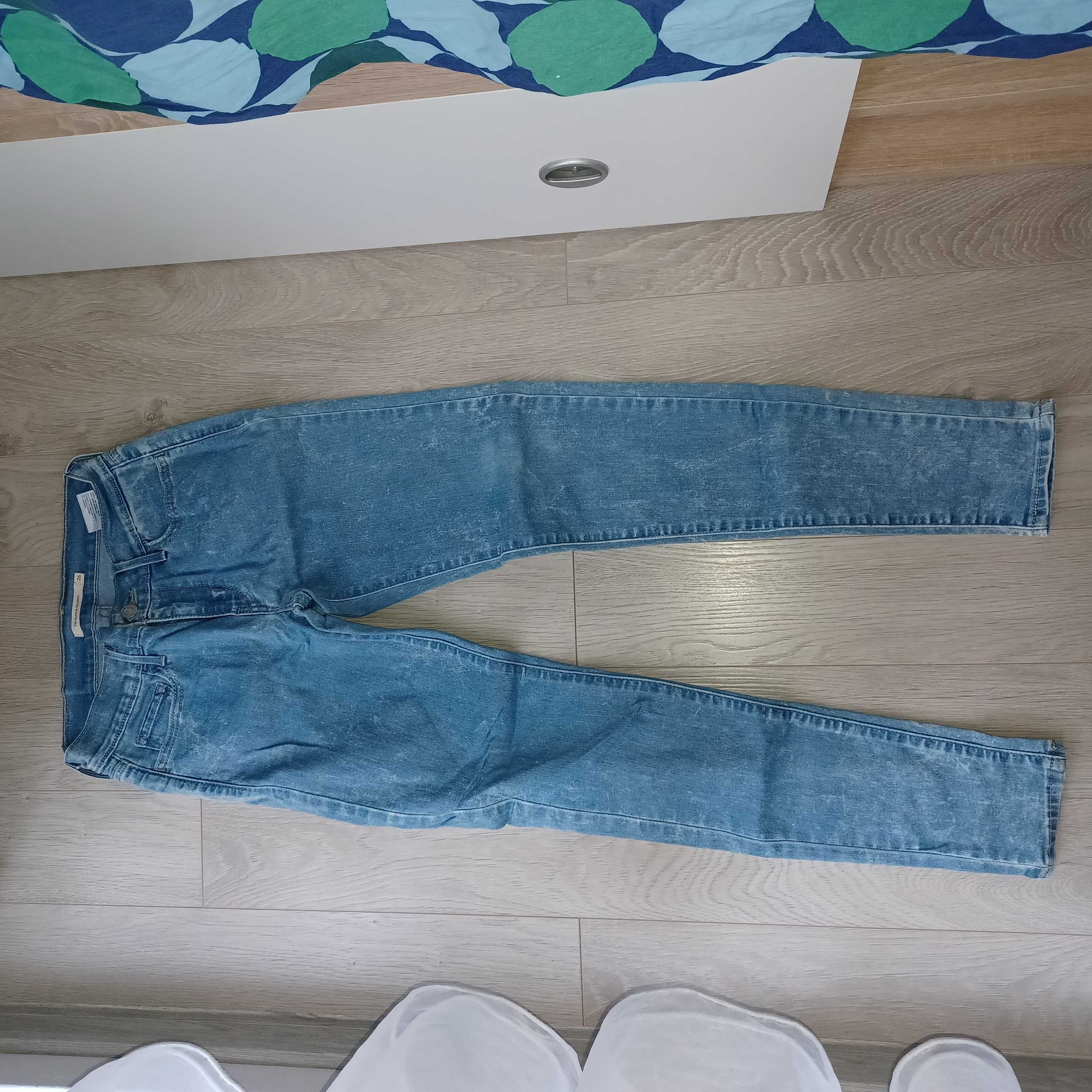 Дънки Zara, Levis, Motivi, H & M