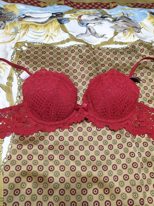 Sutien rosudantela Etam