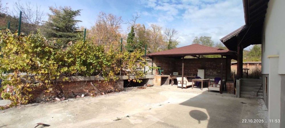 ПАНАГЮРИЩЕ ДАВАМ втори етаж от обзаведена санирана къща с отделен вход