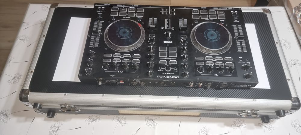 Consola DJ DENON MC 4000 +  cutie transport