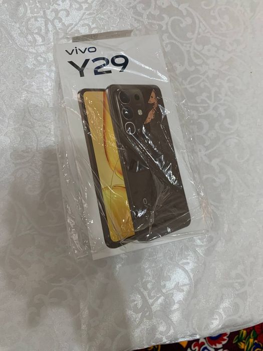 Срочно продам телефон vivo y 29