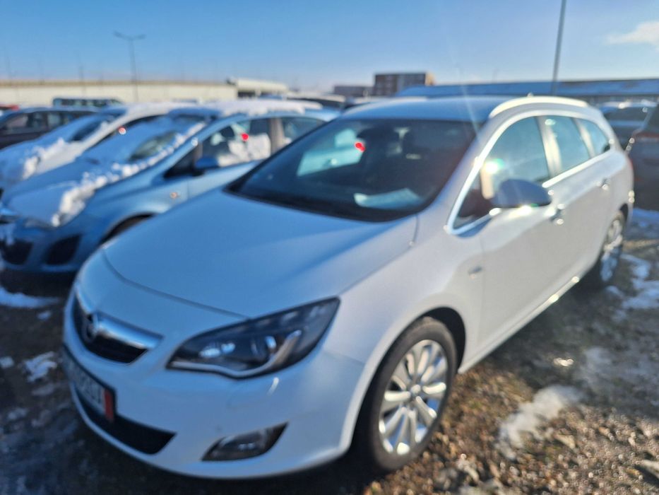 Opel astra j sport combi