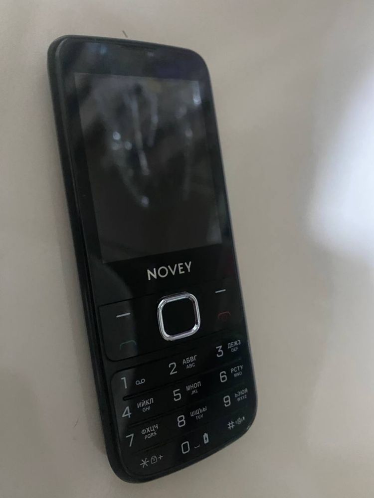 Telefon sotiladi Novey 670