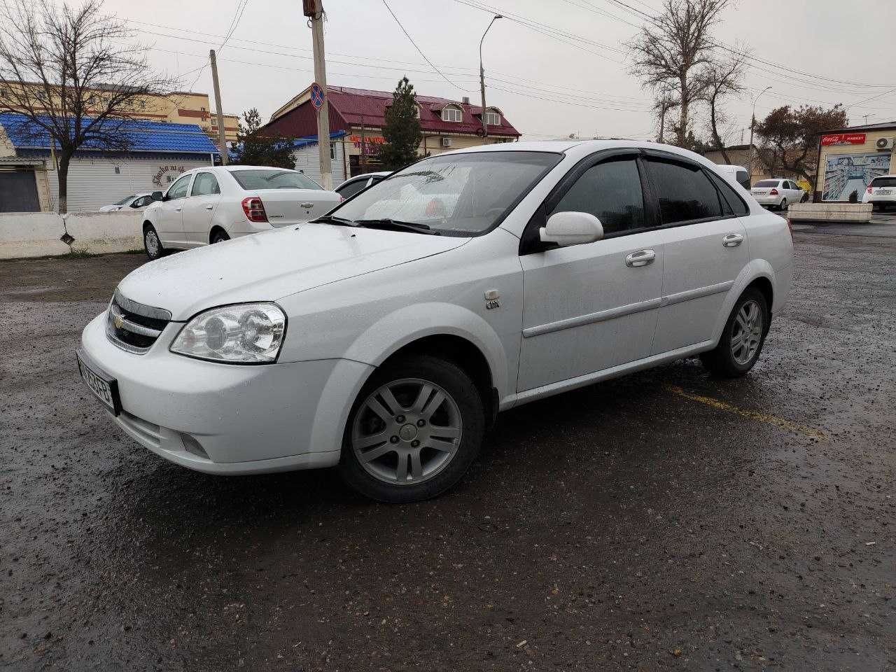 Lacetti 1.8 Сотилади халоти яхши чихол полик бор