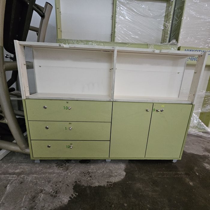 Стъклени витрини с LED осветление!