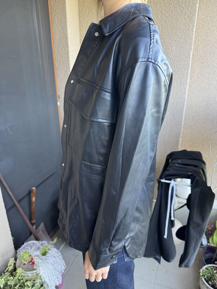 Черно кожено яке Zara