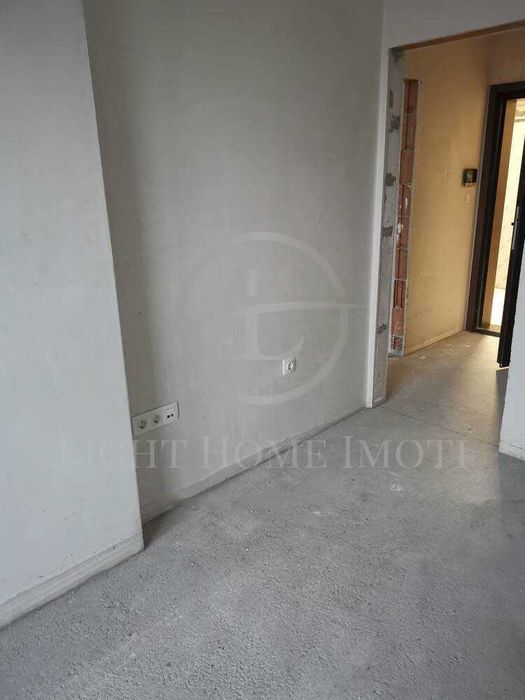 Продава се Двустаен апартамент в Пловдив, Тракия - 75 кв.м за 1643 €/кв.м - Снимка #1