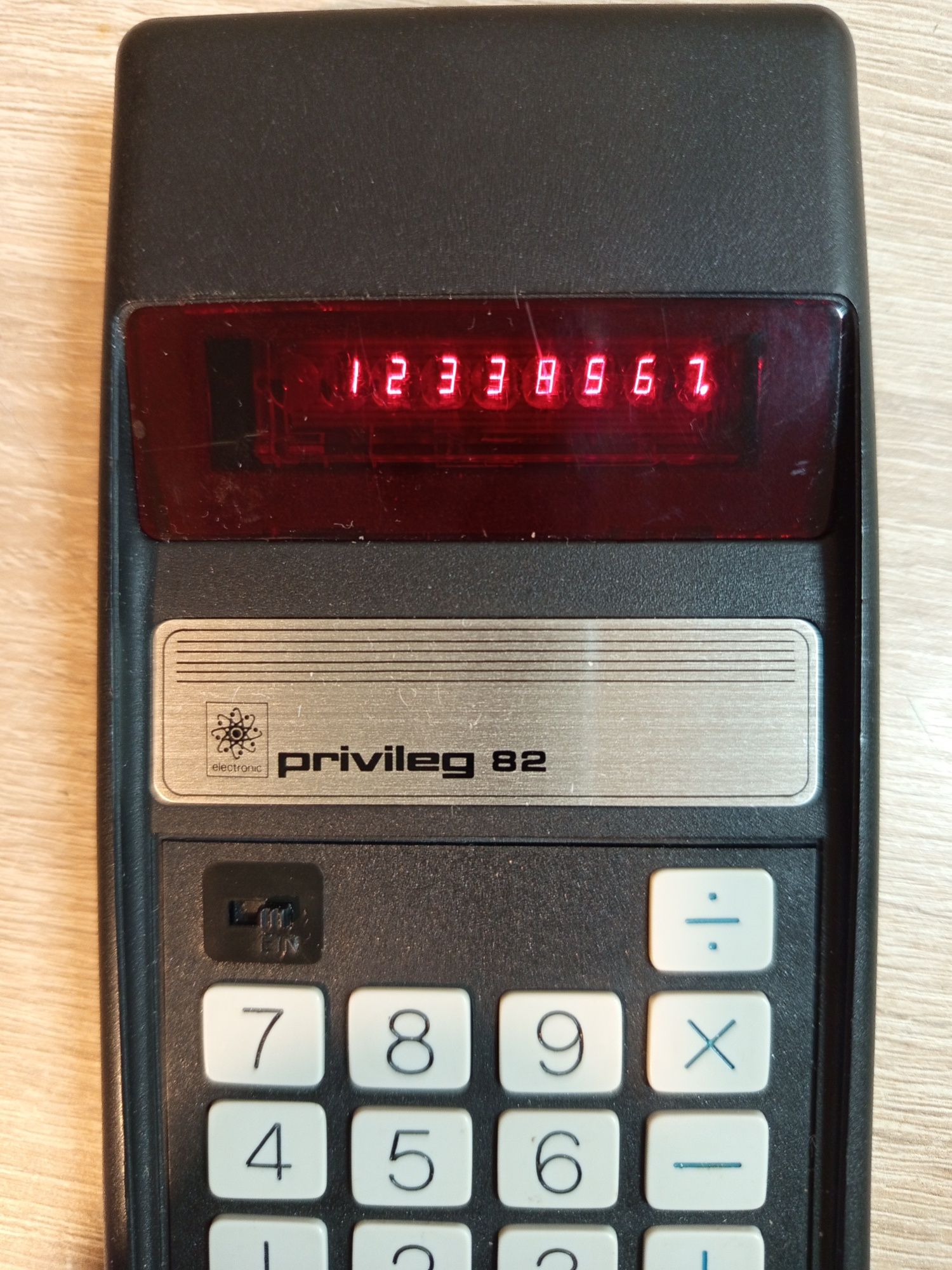 Калкулатор "Privileg" 82