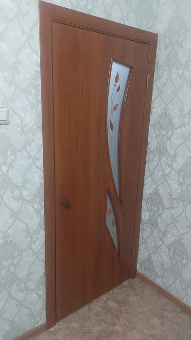 Двери межкомнатные б/у