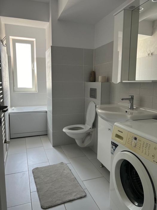 Inchiriez apartament 3 camere