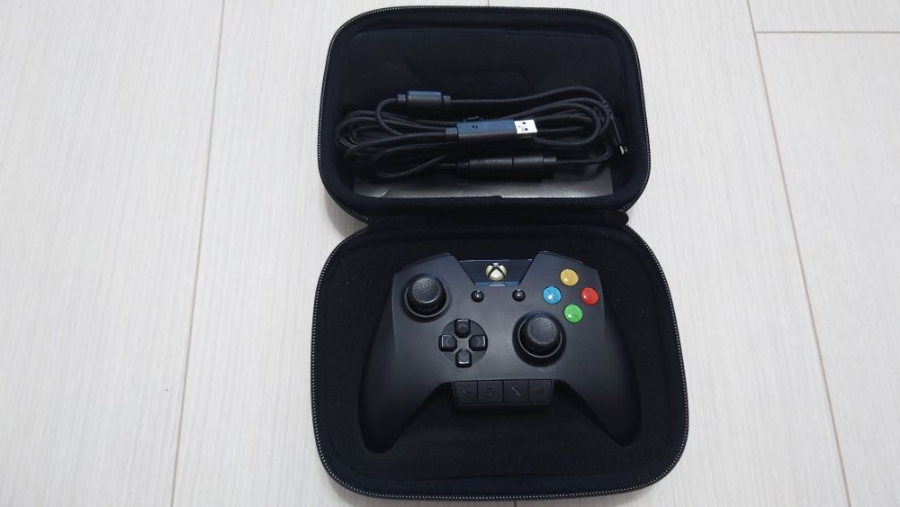 Controller Razer Wildcat pentru PC, Xbox One + Travel Case