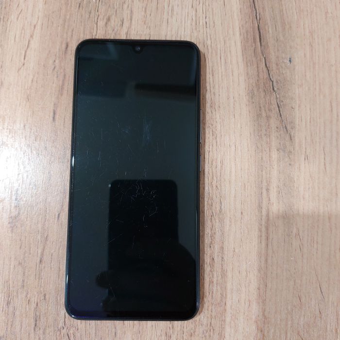 Продам телефон vivo V21