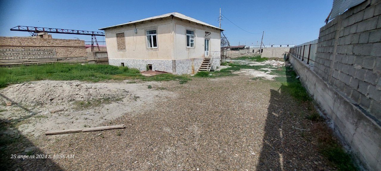 Нотурар бино сотилади