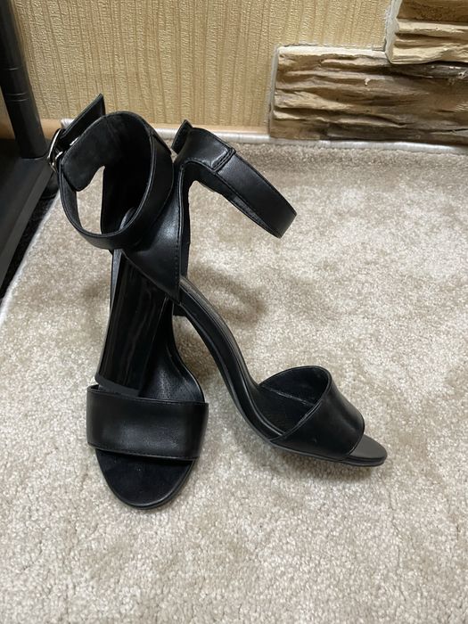 Продам женскую обувь 37 размер