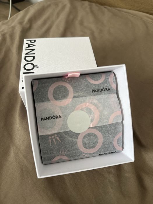 Vand bratara Pandora noua