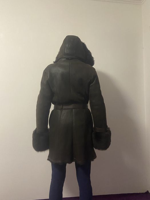 Vand haina blana naturala noua, cu eticheta