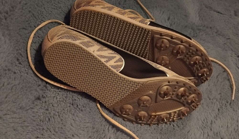 Adidași cuie atletism 37