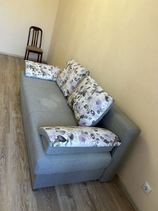 Продам Диван б/у