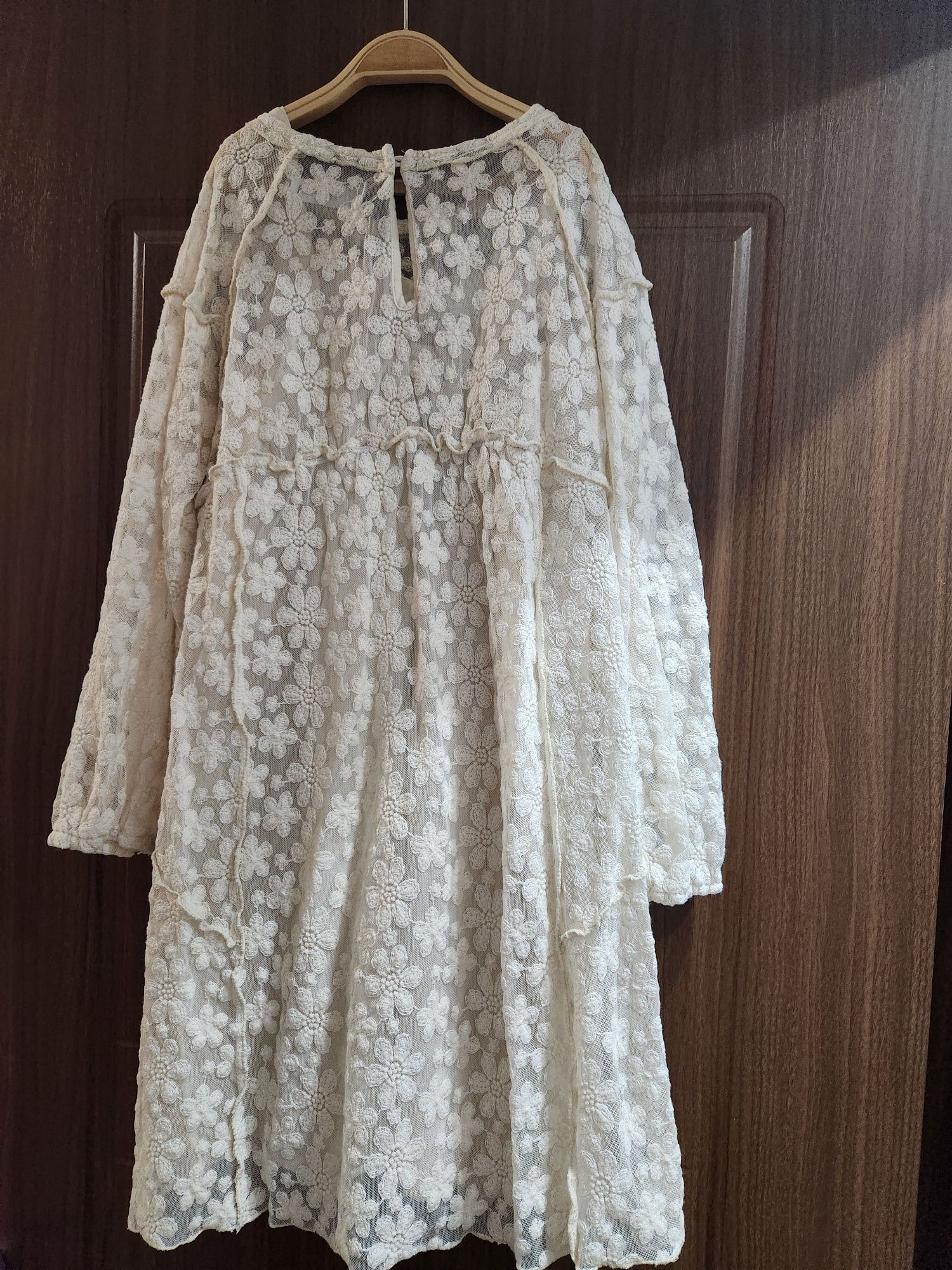 Дантелена рокля Zara