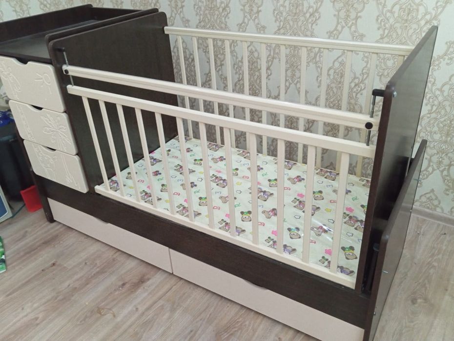 Детская кроватка Жираф