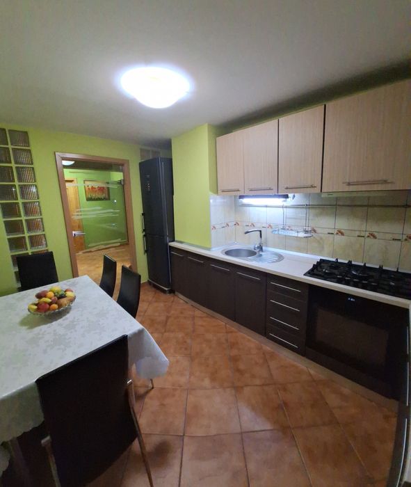 Vand apartament cu 4 camere pe strada Teiului în Câmpeni