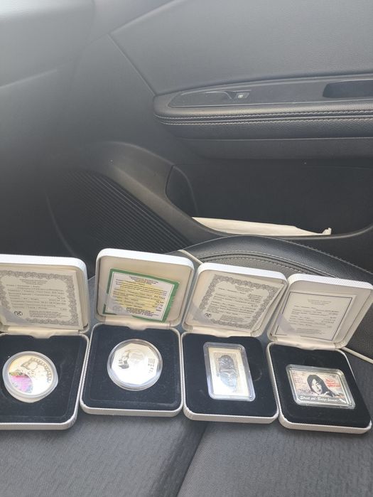 Продам монеты серебро