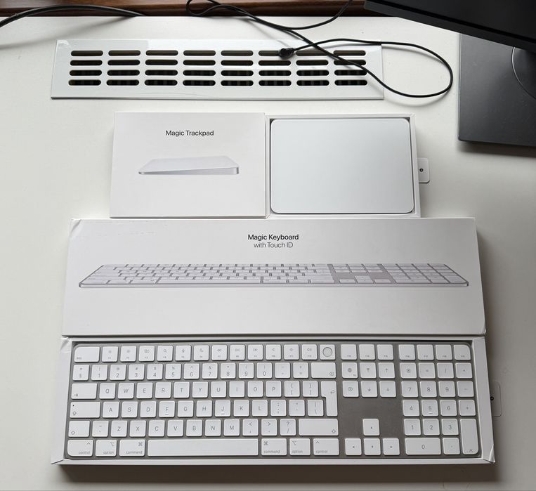 Periferice Apple Magic Keyboard cu Touch ID + Magic Trackpad 2