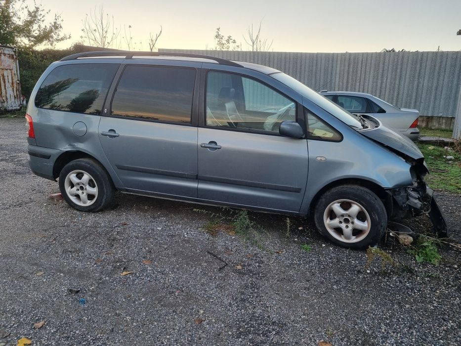 Ford Galaxy на части