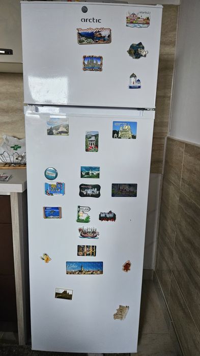 Frigider Arctic cu congelator 253L