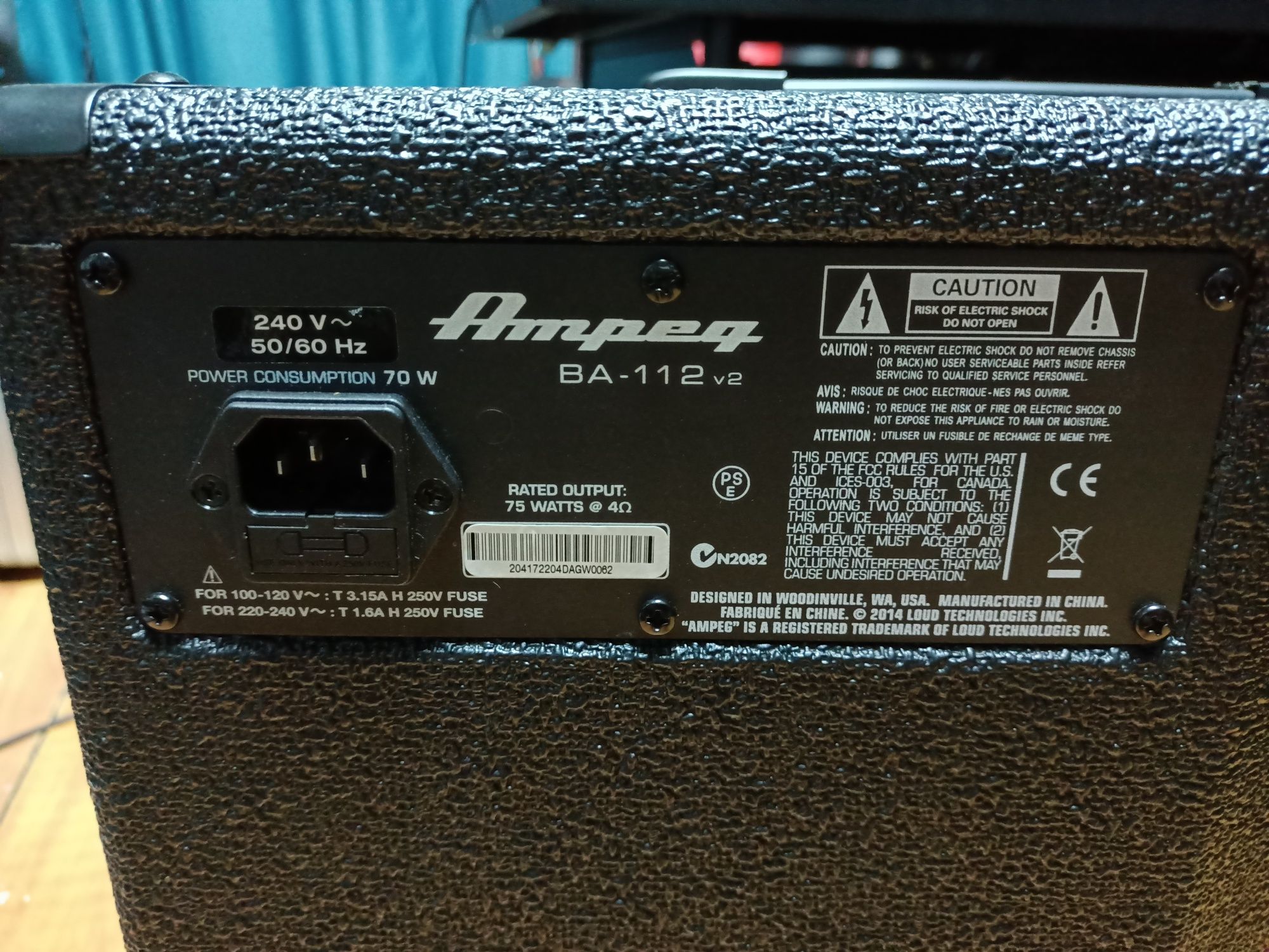 Комбо усилитель для басс гитары Ampeq BA112v2