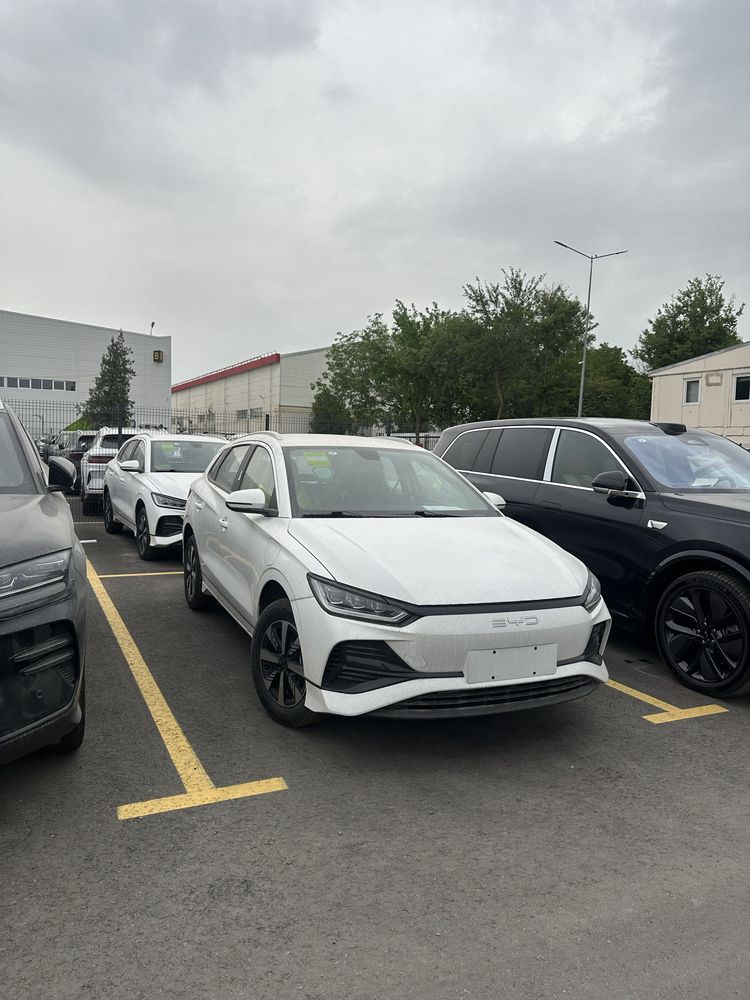 BYD e2 Luxury 405 km Full  2025/2025 notarusga tayyor
