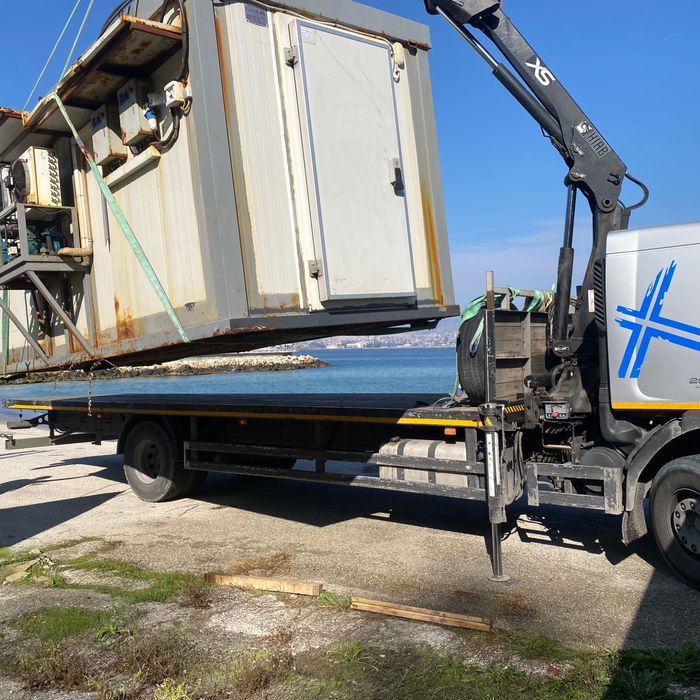 Волво Камион с кран