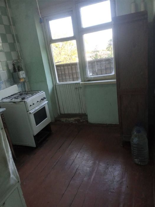 Срочна 2 хонали уй сотилади