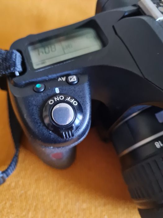 Vând aparat foto digital PentaxK200d,stare impecabilă.