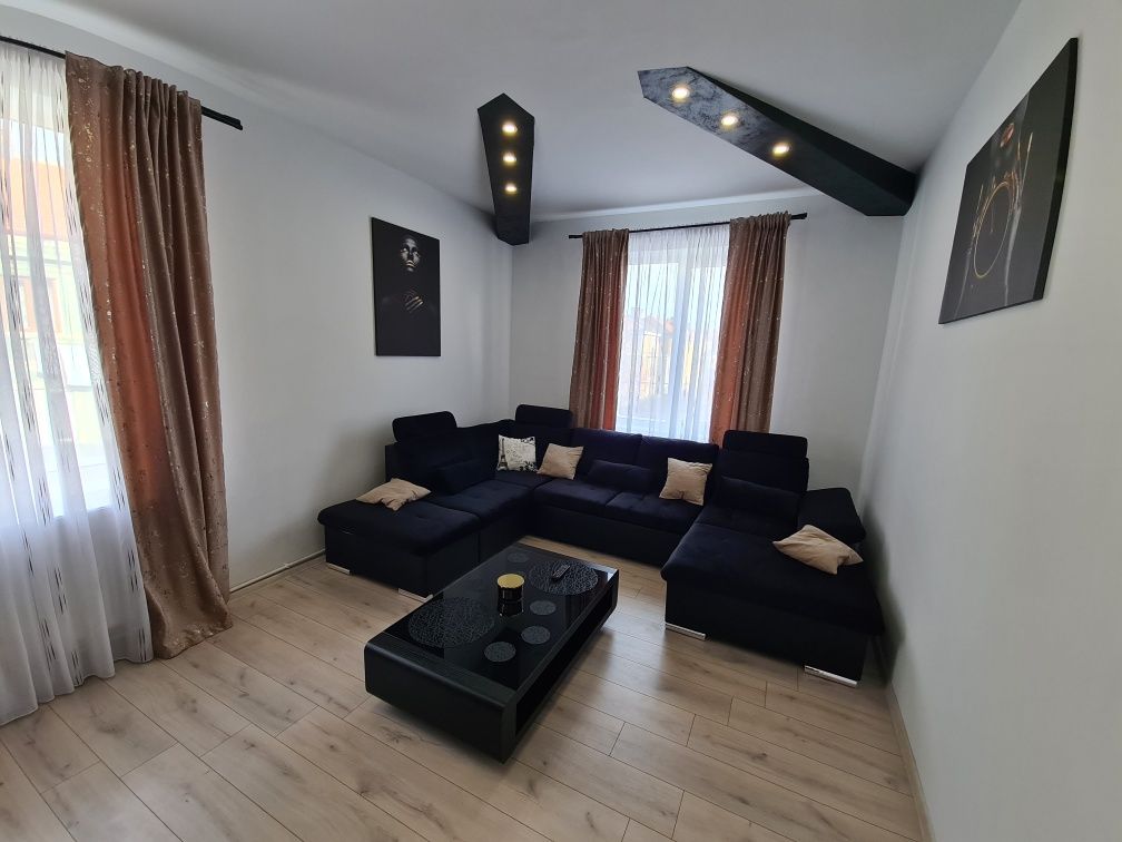 Apartament LUX 3 camere 80m2 +terasa + boxa 12m2 Straja